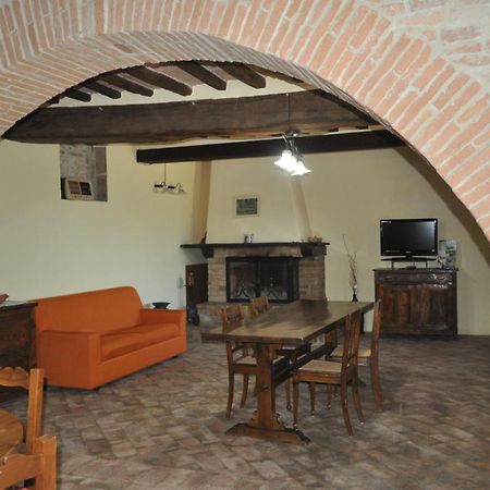 Farm Stay Il Carro Del Colle Collevalenza Luaran gambar