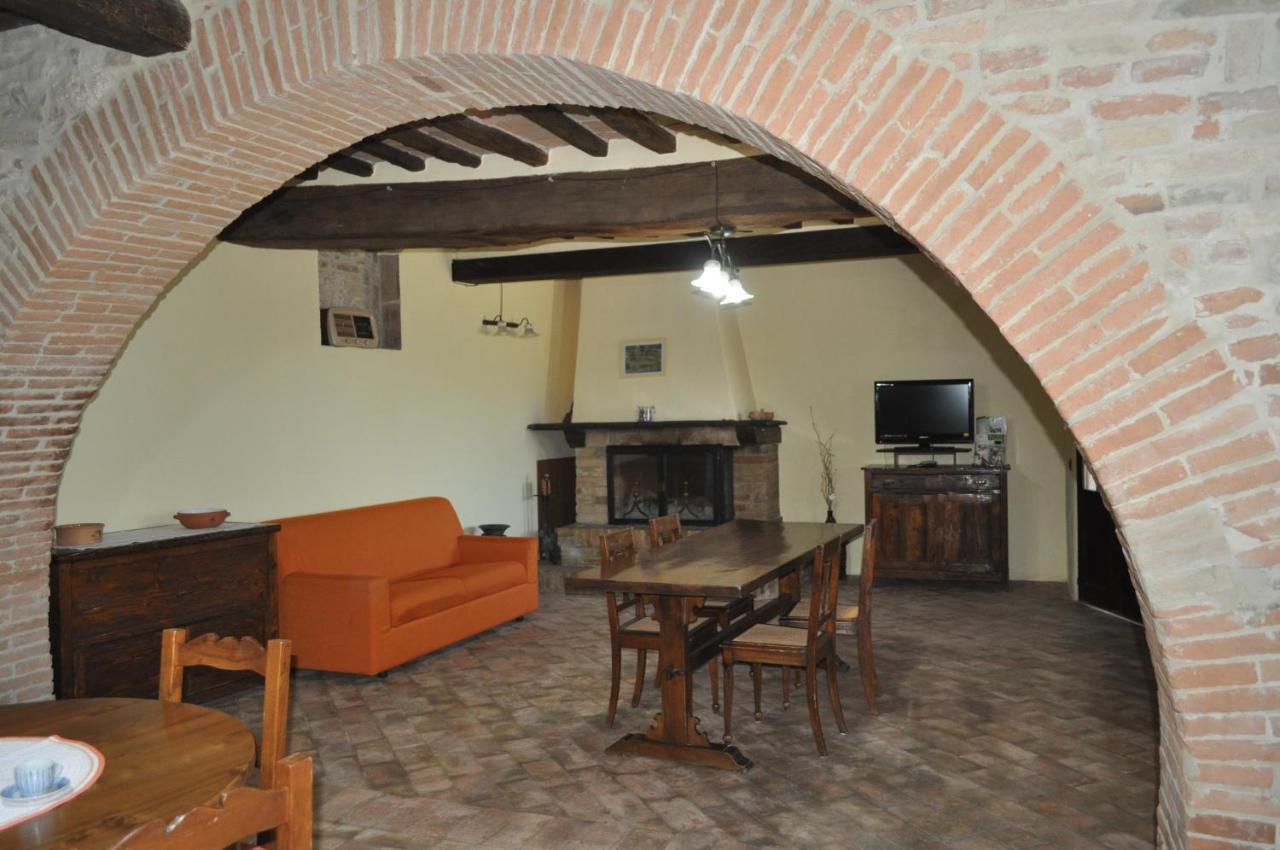 Farm Stay Il Carro Del Colle Collevalenza Luaran gambar