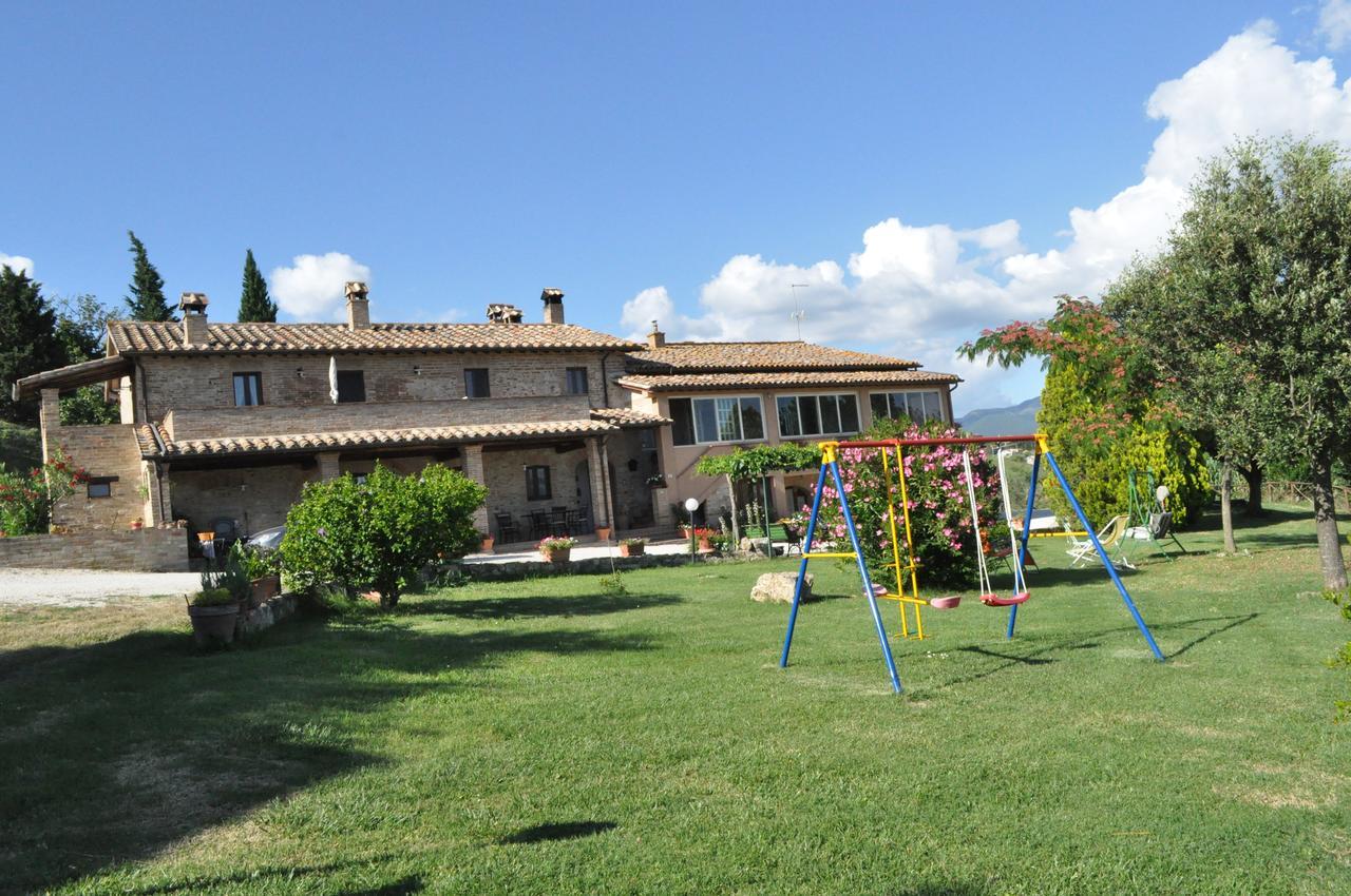 Farm Stay Il Carro Del Colle Collevalenza Luaran gambar