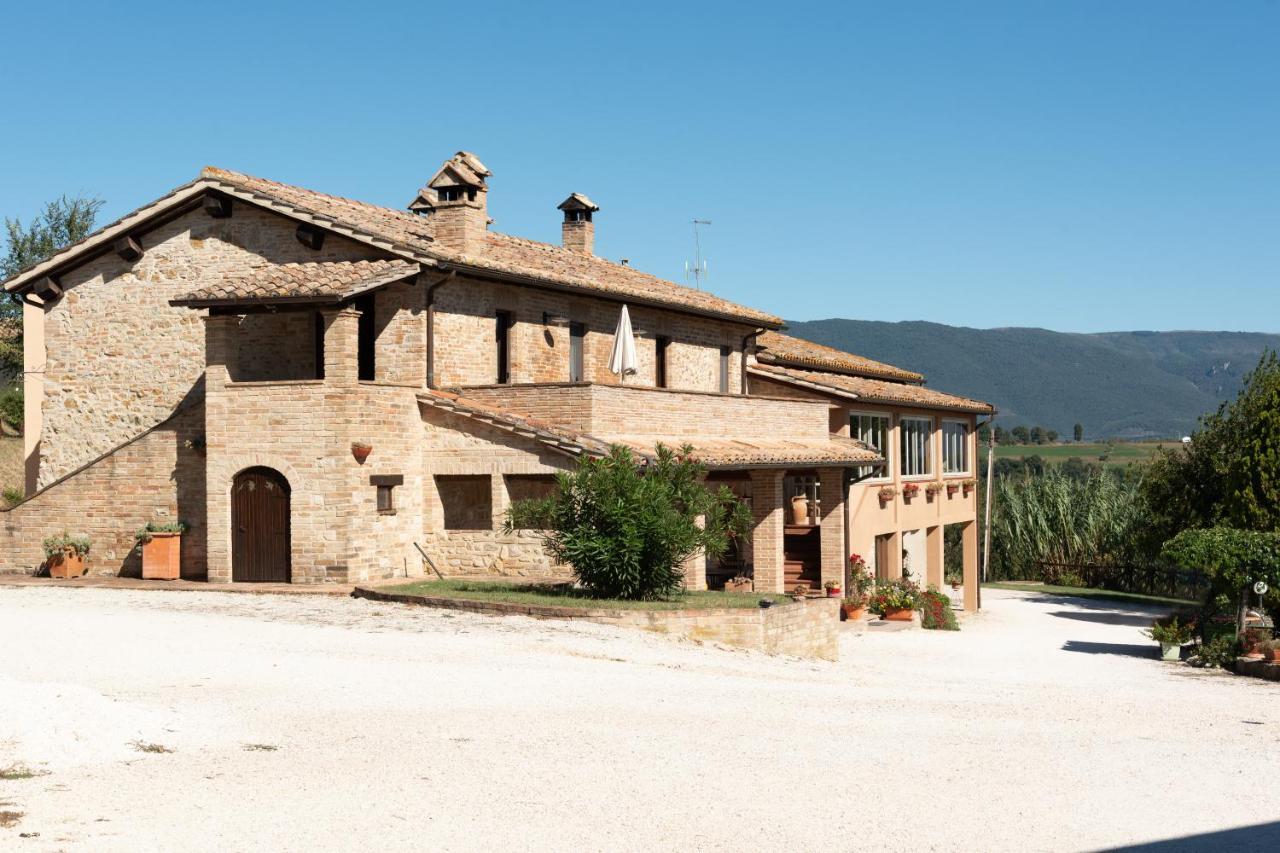 Farm Stay Il Carro Del Colle Collevalenza Luaran gambar